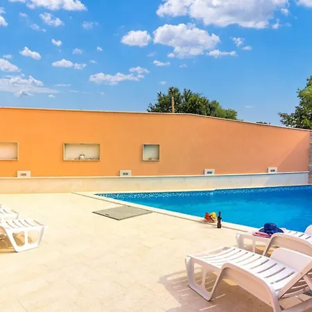 Damir 1 By Guide Apartment *