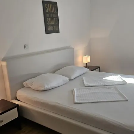 Damir 1 By Guide Apartment Galižana