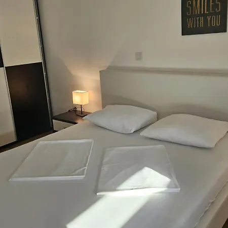 Damir 1 By Guide Apartman *