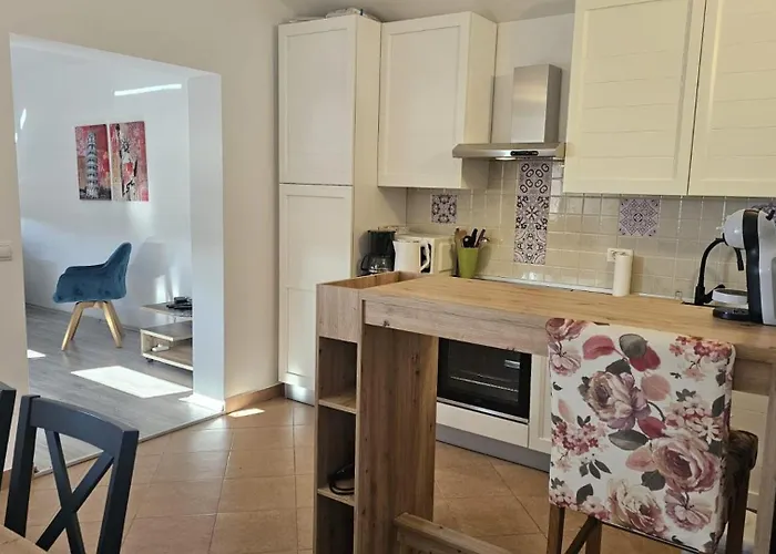 Apartman Damir 1 By Guide Galizana